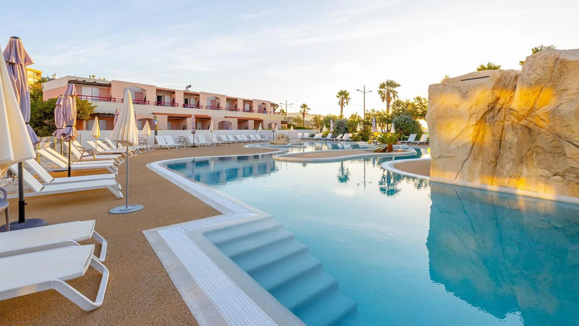 **** Aparthotel Kaliope Hotel & Residence By Oustal Del Mar Le Lavandou France
